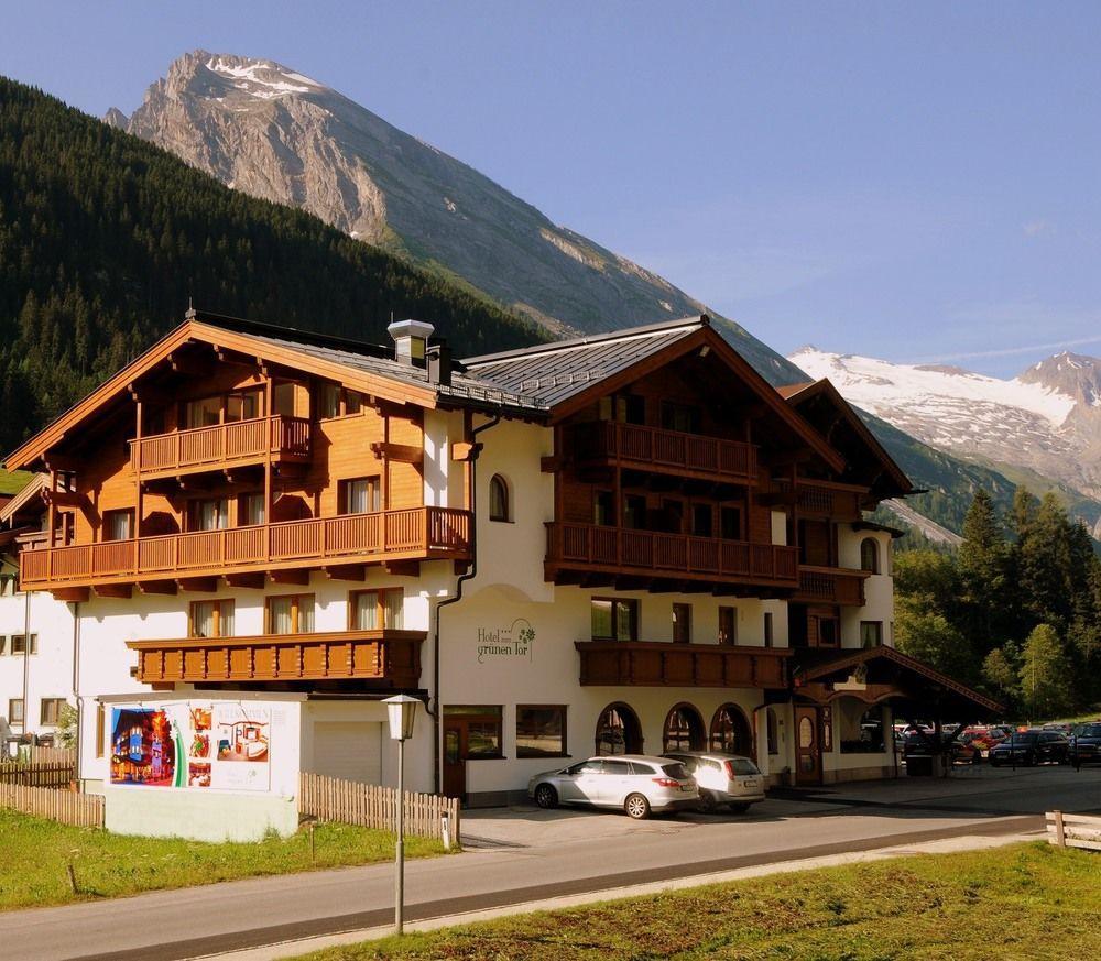 Hotel Zum Grunen Tor Tux Exterior photo